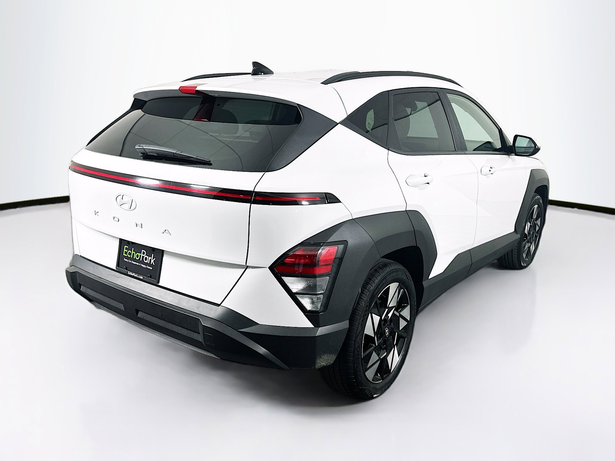 Used 2025 Hyundai Kona SEL FWD image 9