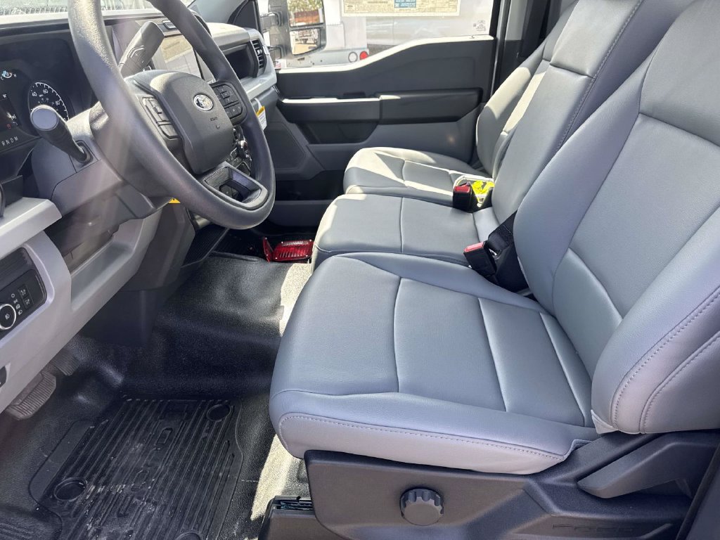 New 2026 Ford F350 XL w/ XL Chrome Package RWD image 16