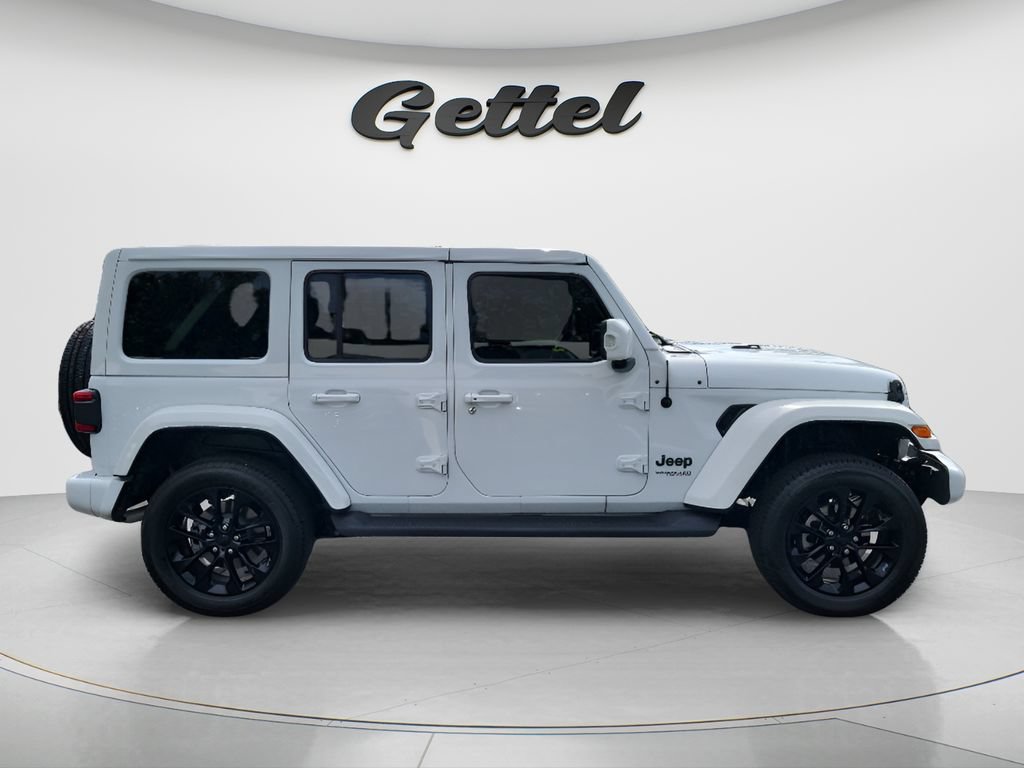 Used 2022 Jeep Wrangler Unlimited Sahara AWD/4WD image 4