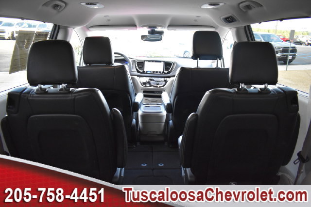 Used 2024 Chrysler Pacifica Touring-L FWD image 13