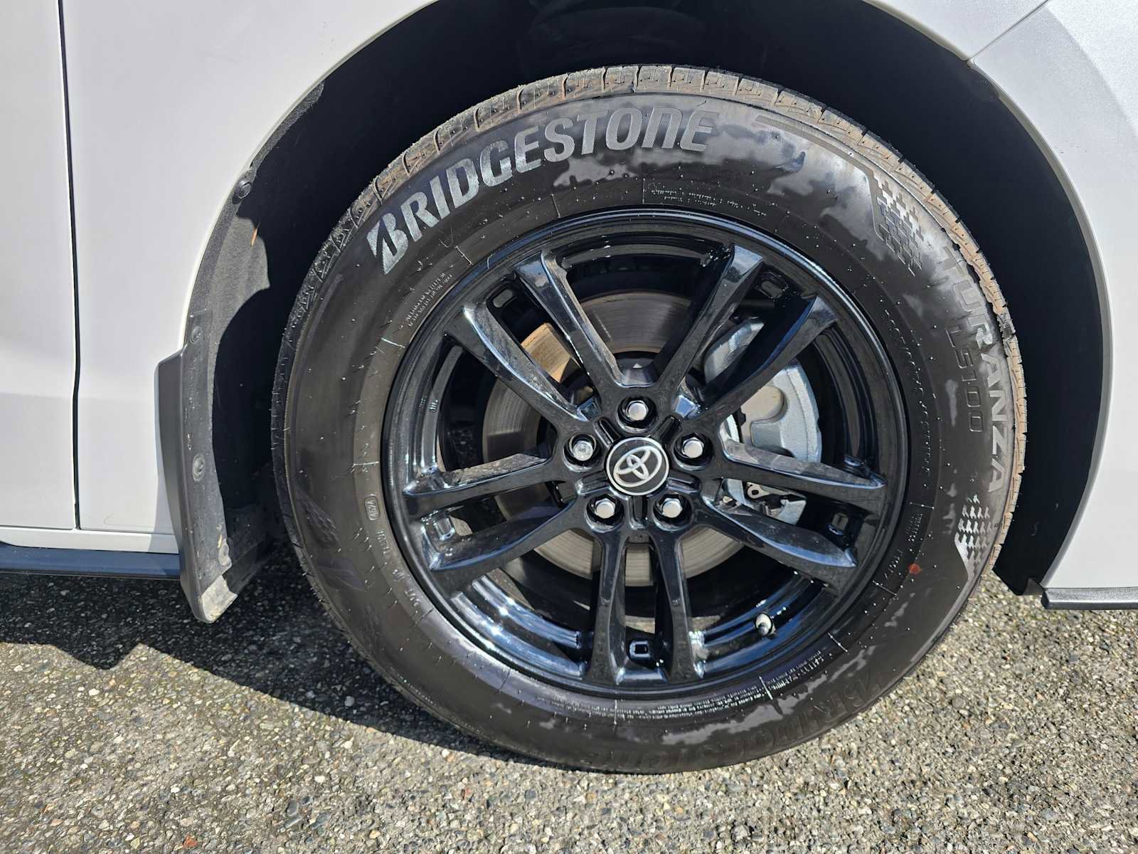 Used 2025 Toyota Sienna Platinum image 9