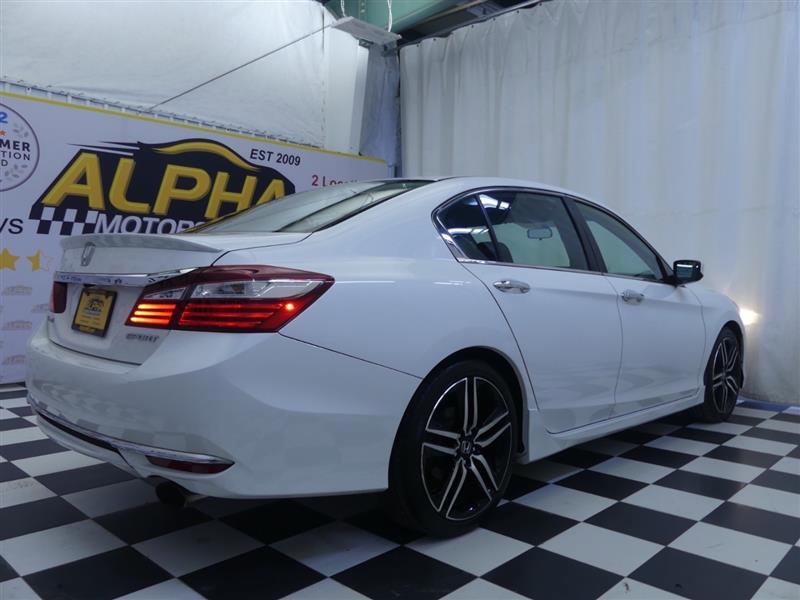 Used 2017 Honda Accord Sport image 7