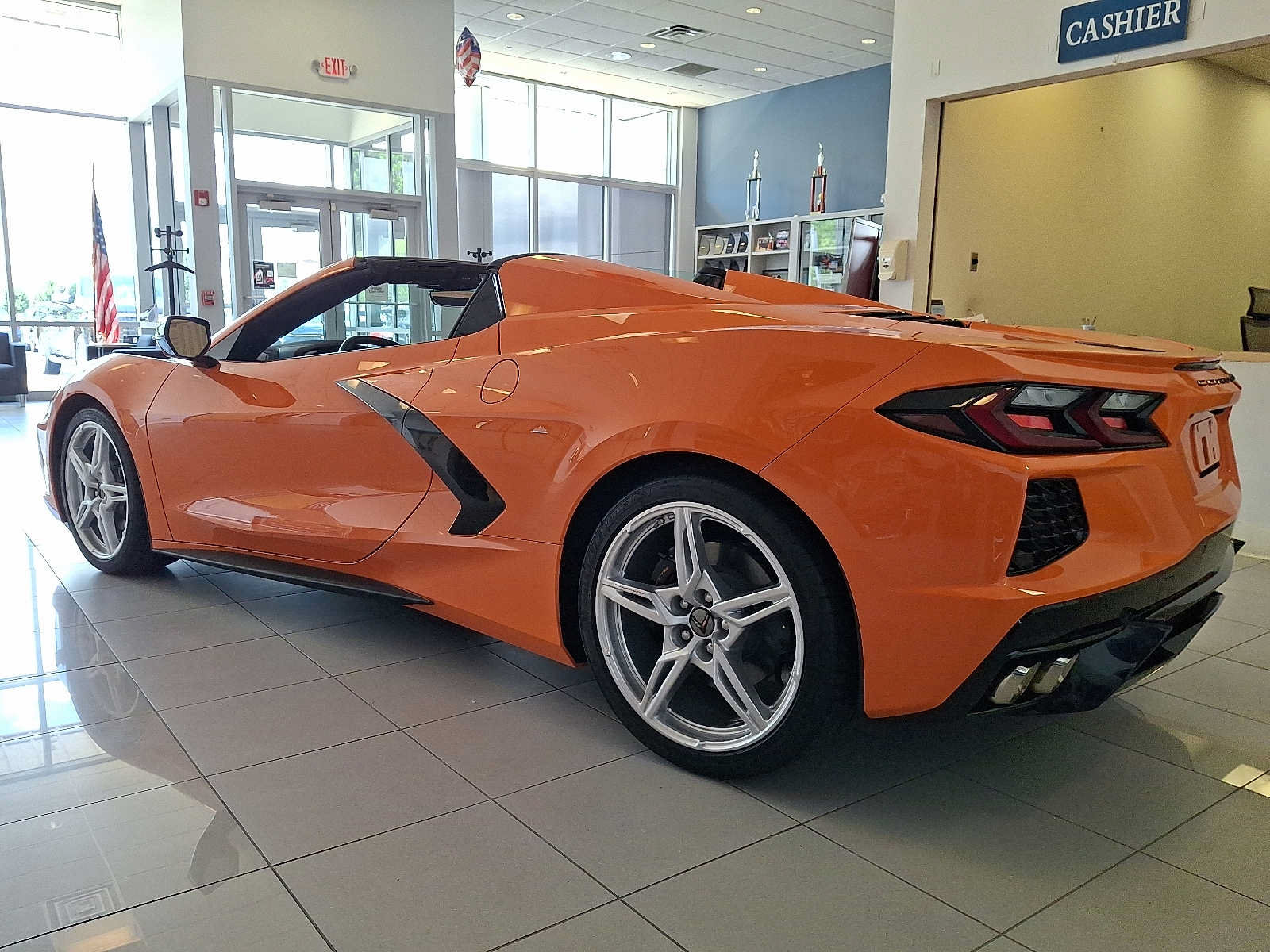 Used 2022 Chevrolet Corvette Stingray Convertible w/ 1LT RWD image 4