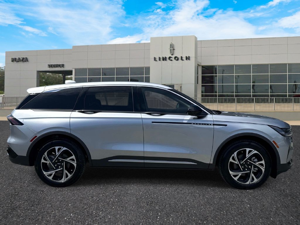 New 2026 Lincoln Nautilus Premier AWD/4WD image 2