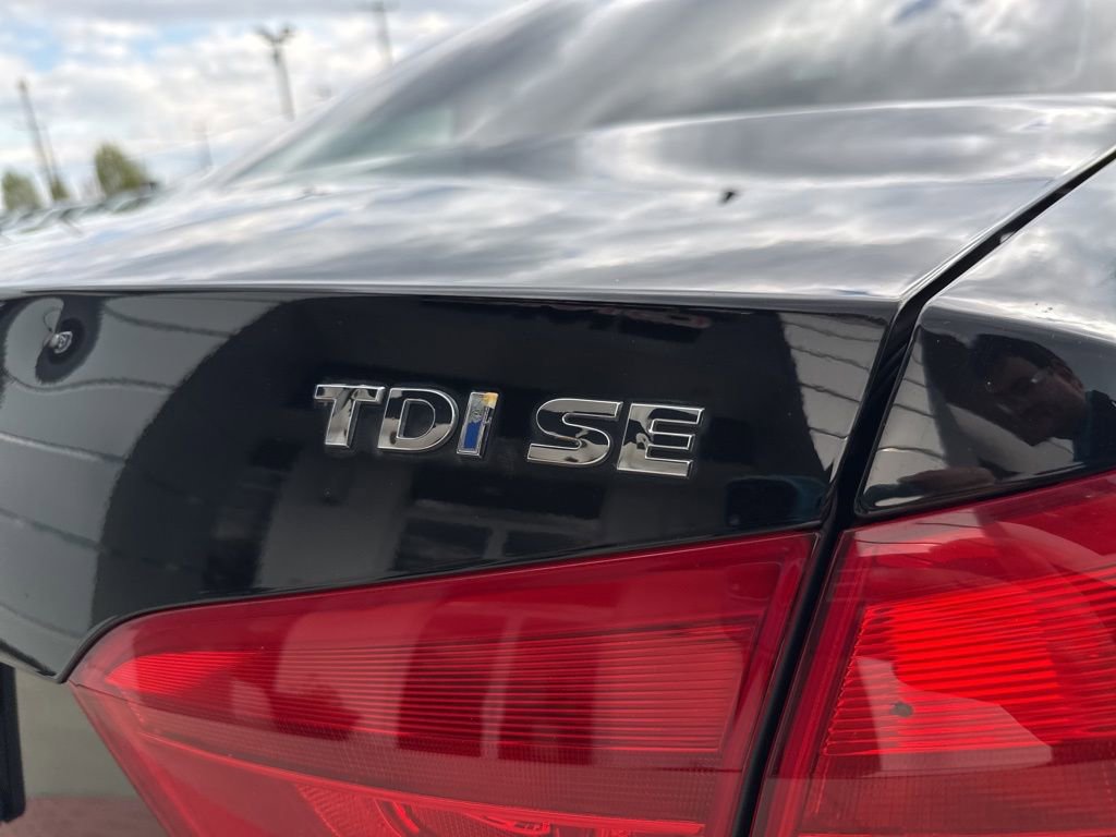Used 2013 Volkswagen Passat TDI SE FWD image 10