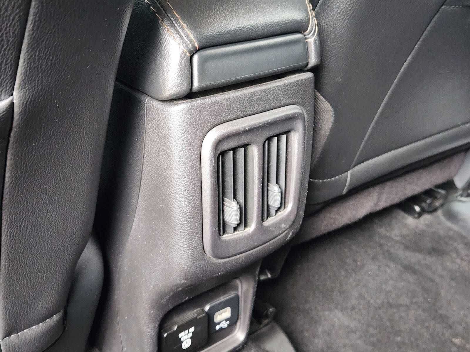 Used 2019 Jeep Compass Limited FWD image 28