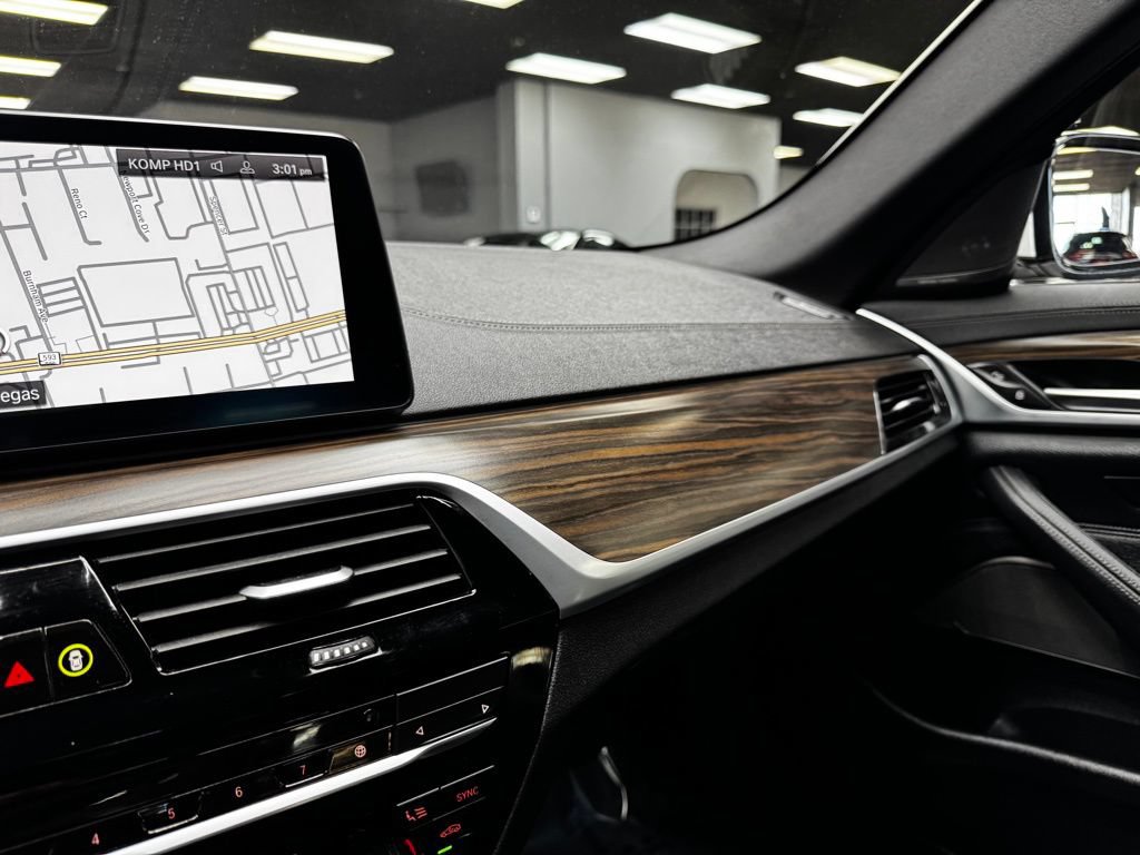 Used 2023 BMW M550i xDrive w/ Executive Package AWD/4WD image 27