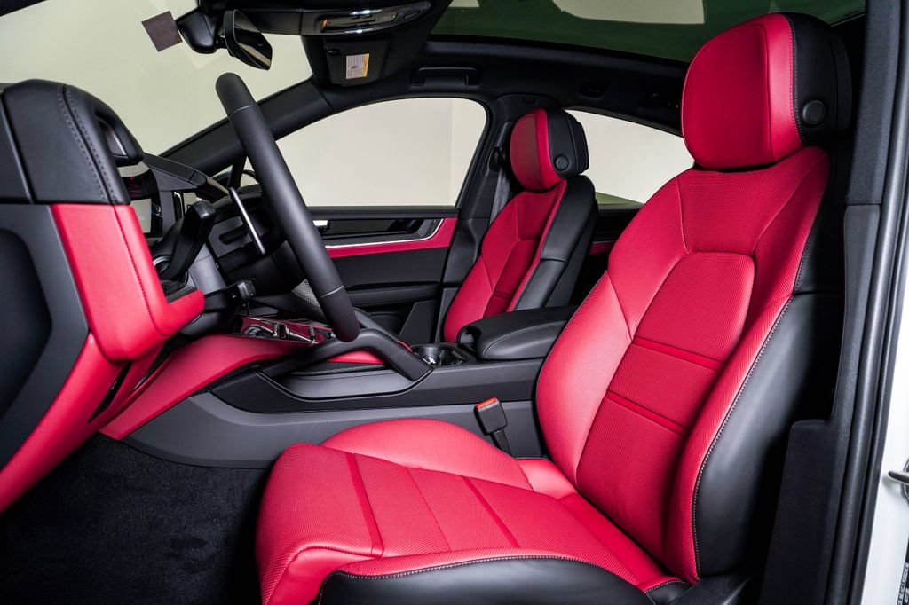 New 2026 Porsche Cayenne Coupe AWD/4WD image 5