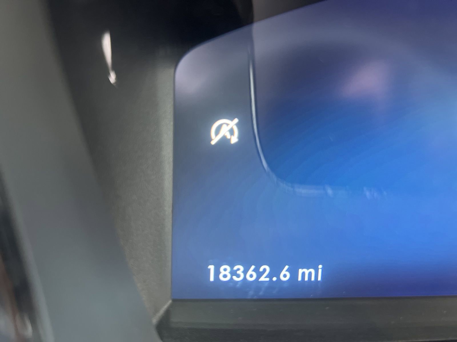 Used 2023 Lincoln Corsair Reserve w/ Rear Removable Package Tray image 16