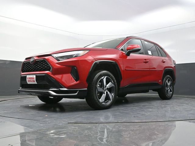 Used 2025 Toyota RAV4 SE w/ Weather & Moonroof Package image 26