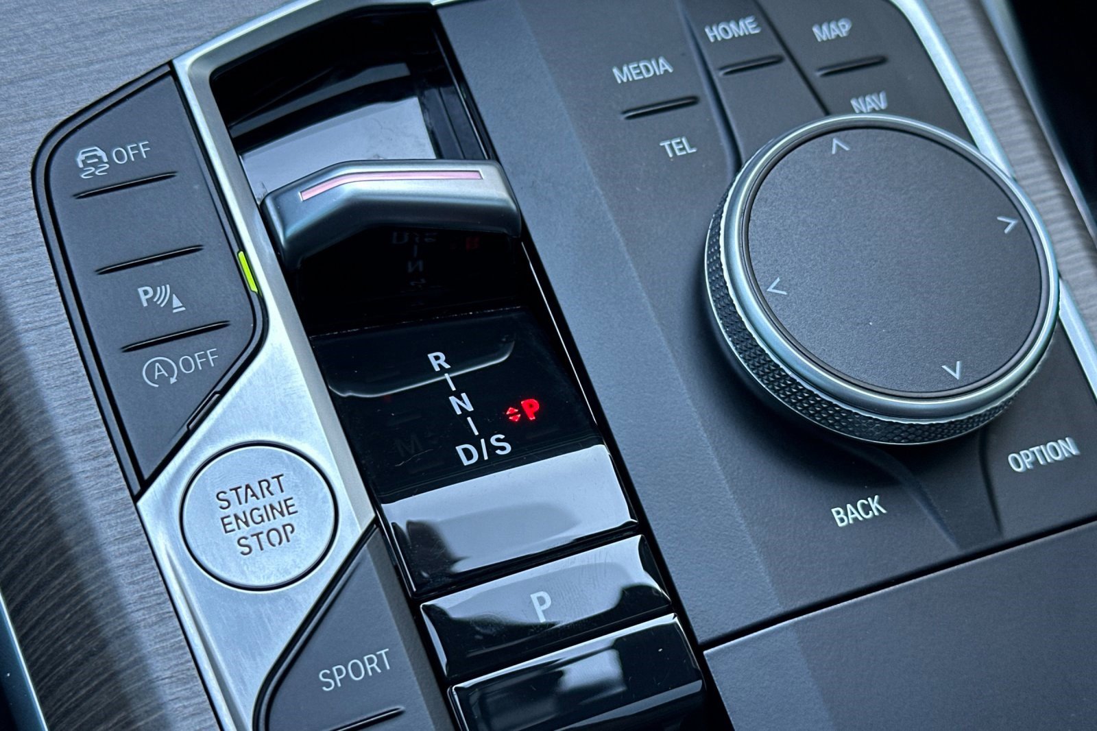 Certified 2025 BMW 230i Coupe w/ Convenience Package image 27