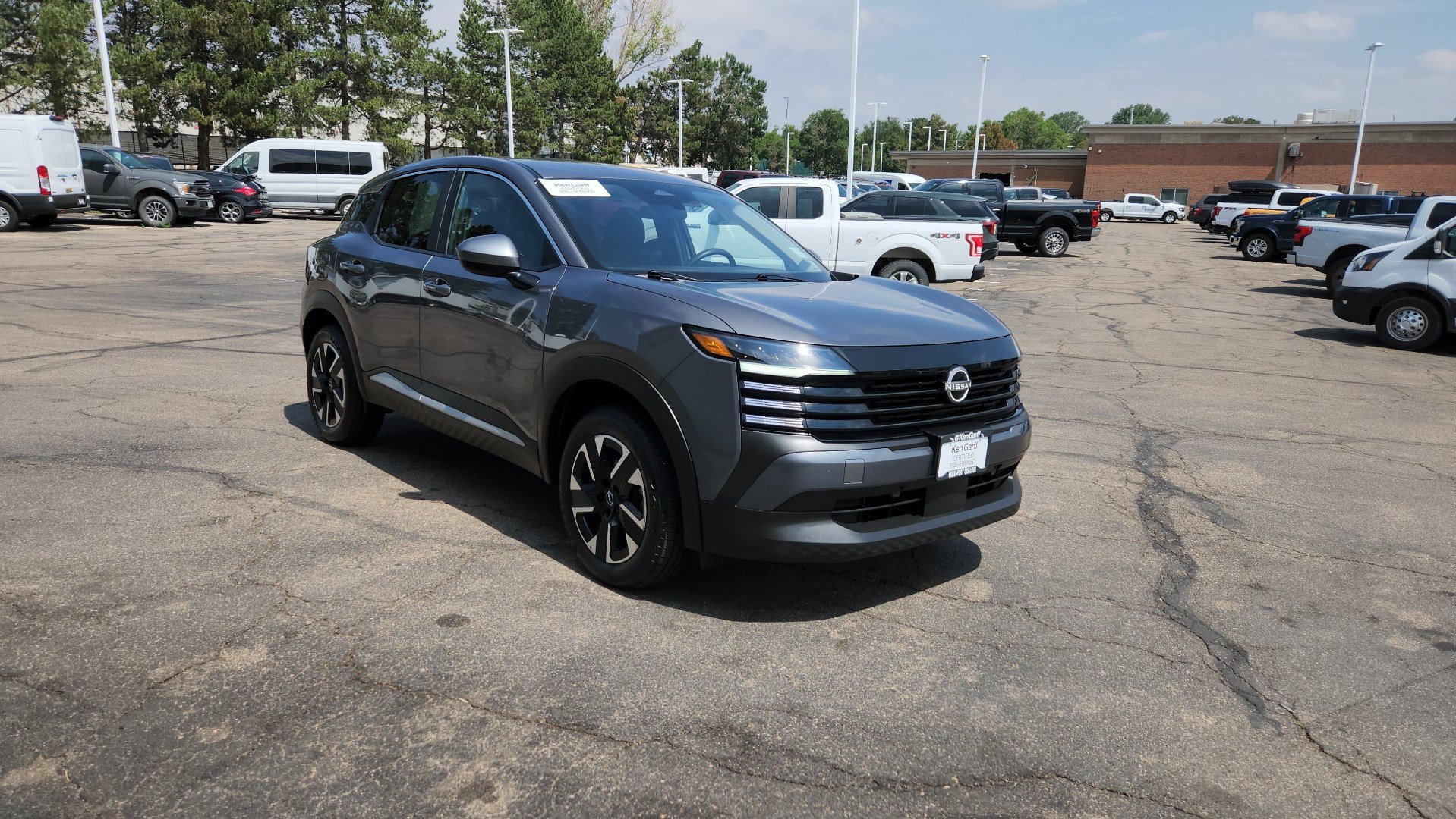 Used 2025 Nissan Kicks SV AWD/4WD image 13