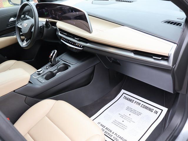 Certified 2025 Cadillac XT4 Premium Luxury FWD image 11