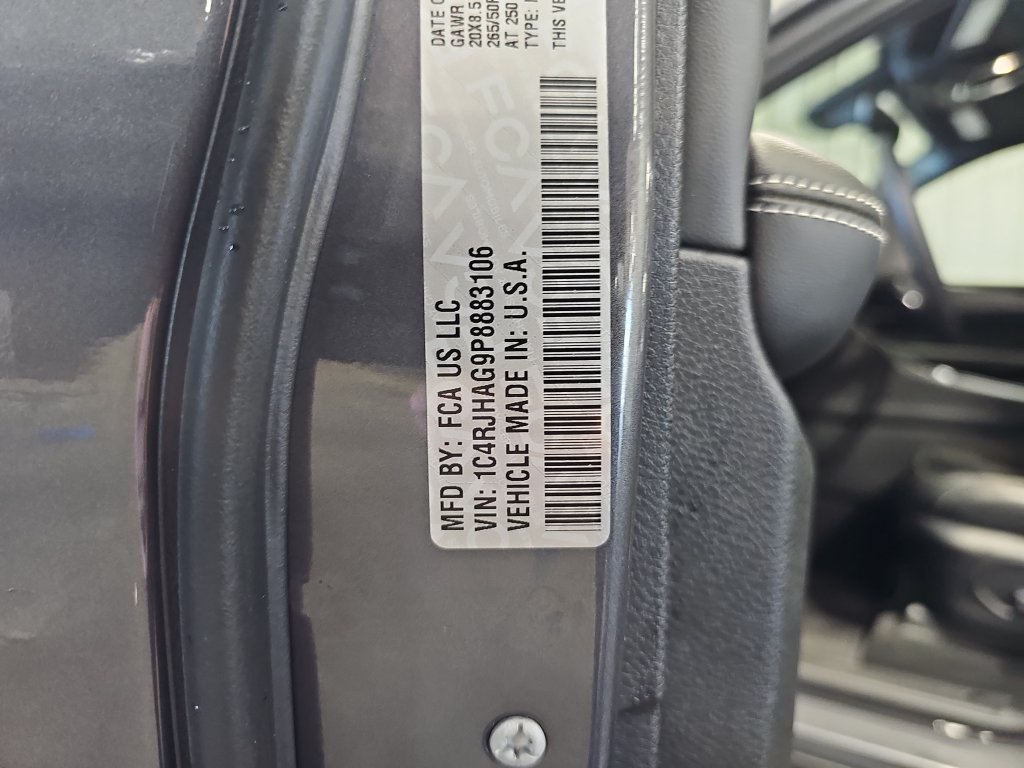 Used 2023 Jeep Grand Cherokee Altitude AWD/4WD image 53