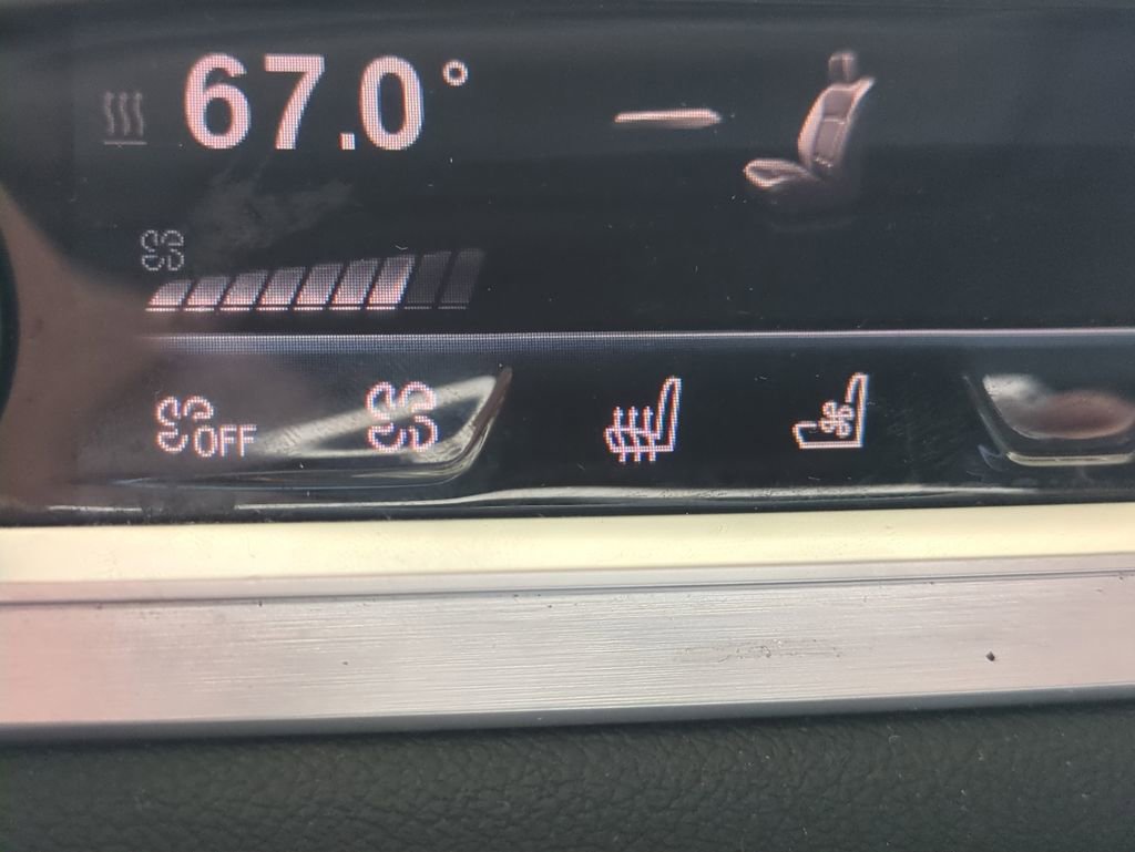 Used 2018 BMW 740i image 25