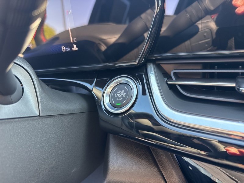 New 2025 Chevrolet Trax RS w/ Sunroof Package image 12