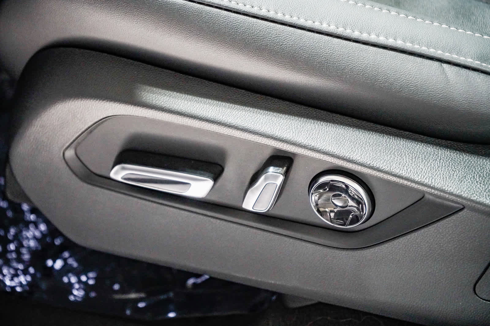 Used 2025 Acura MDX SH-AWD w/ Technology Package image 24