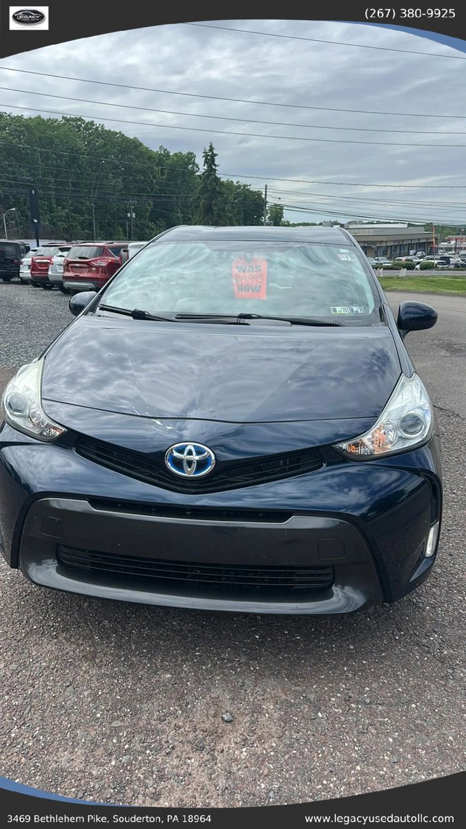 Used 2017 Toyota Prius V Four FWD image 6