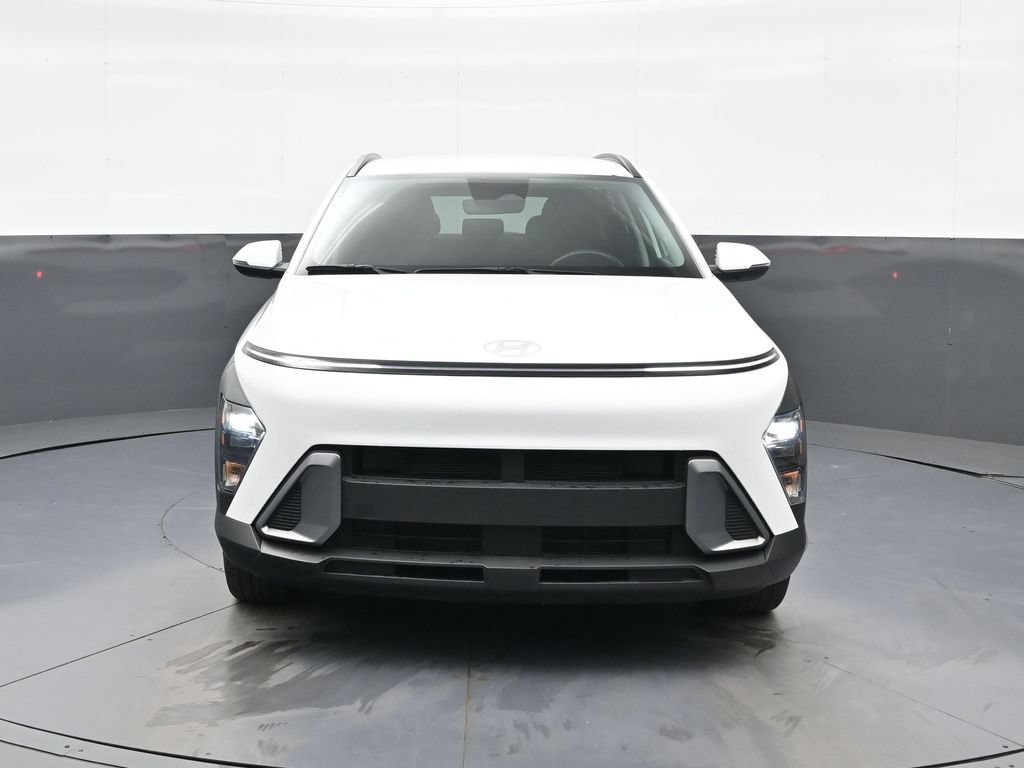 Used 2025 Hyundai Kona SEL FWD image 2