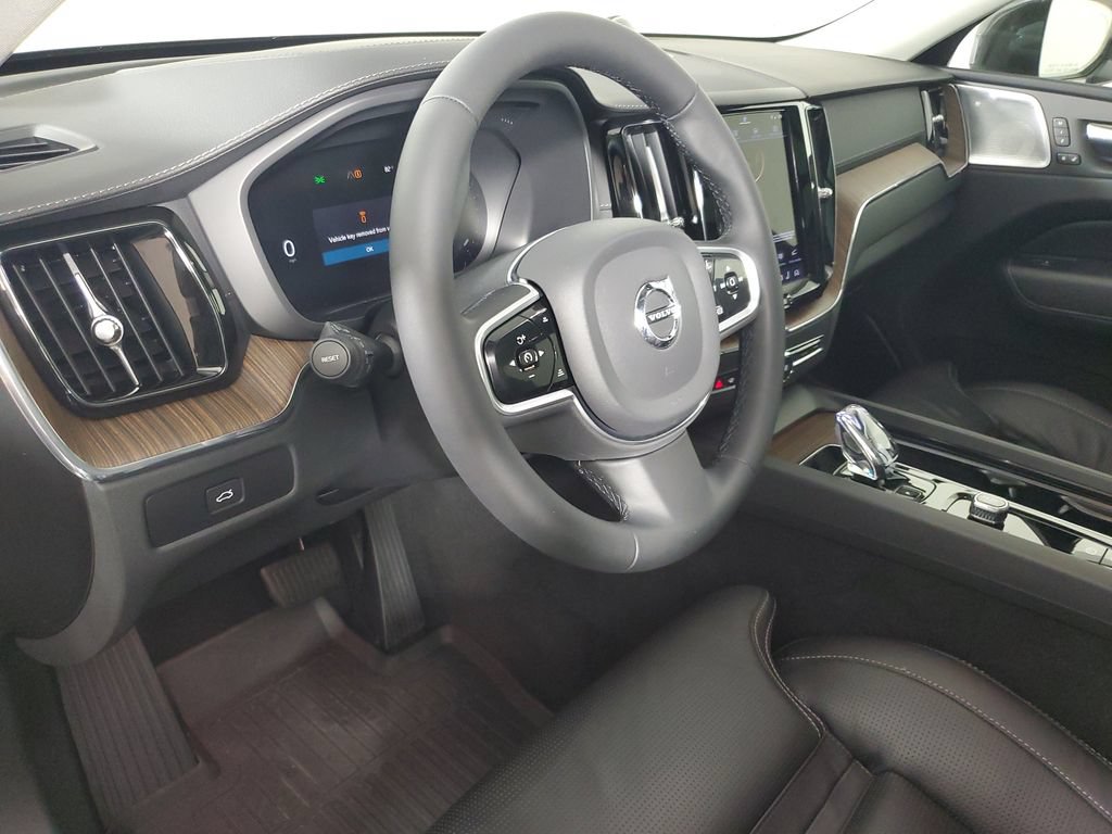 Used 2023 Volvo XC60 B5 Ultimate AWD/4WD image 24