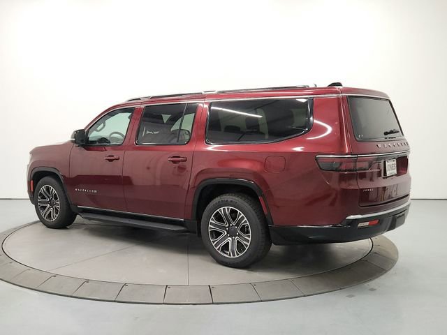 Used 2024 Jeep Wagoneer L Series II w/ Flexible Seating Group AWD/4WD image 5