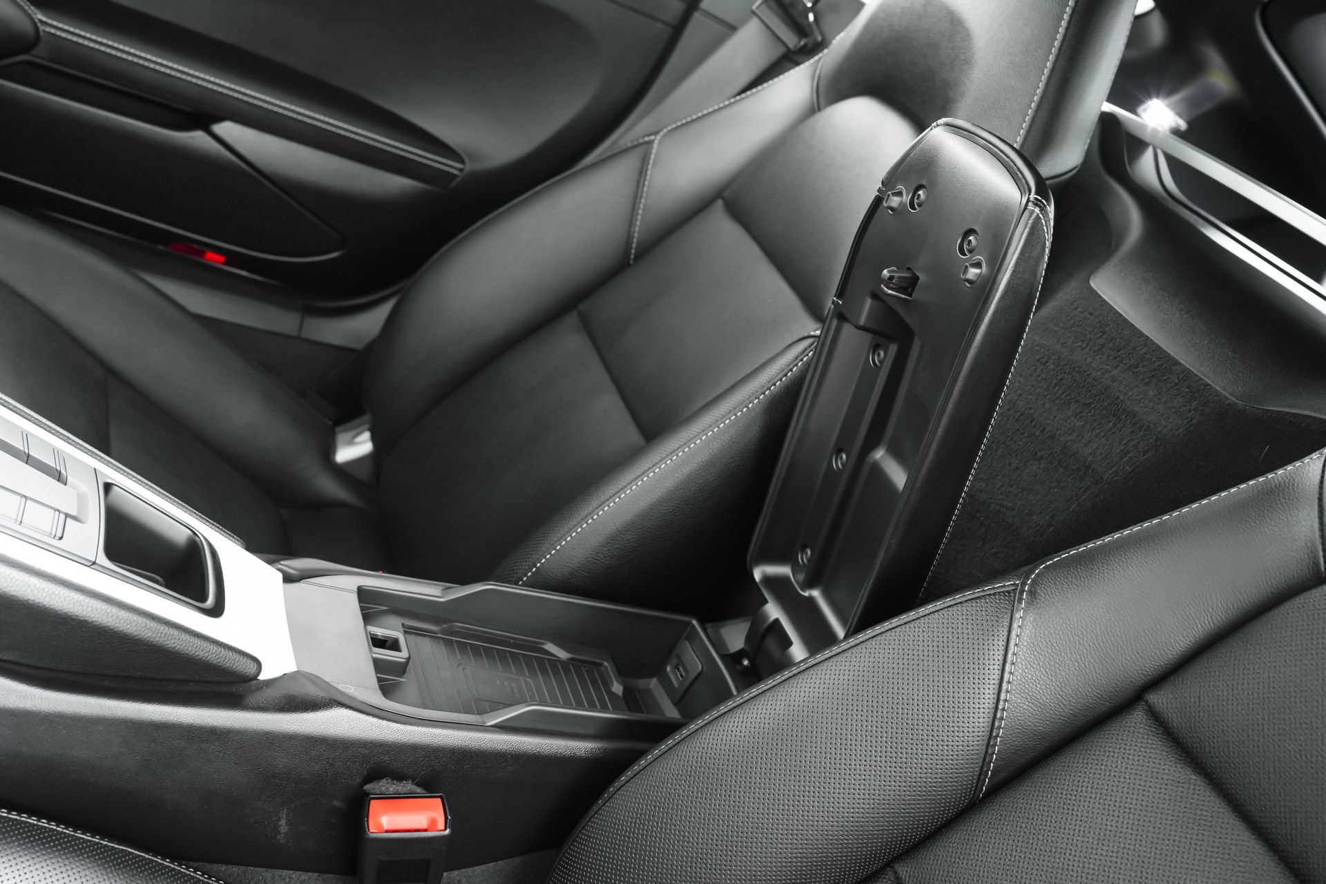 Used 2025 Porsche 718 Cayman RWD image 90
