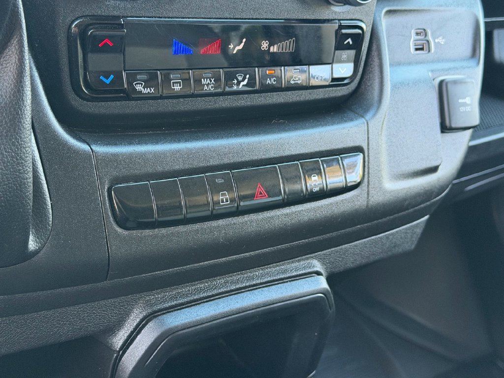 Used 2025 RAM ProMaster 2500 w/ Convenience Group FWD image 23