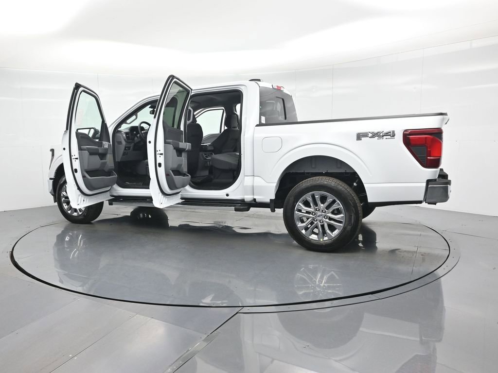 New 2025 Ford F150 XLT w/ Equipment Group 303A High image 32