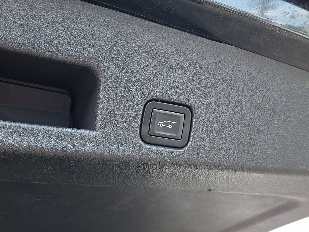 Used 2024 Chevrolet Traverse LT FWD image 28
