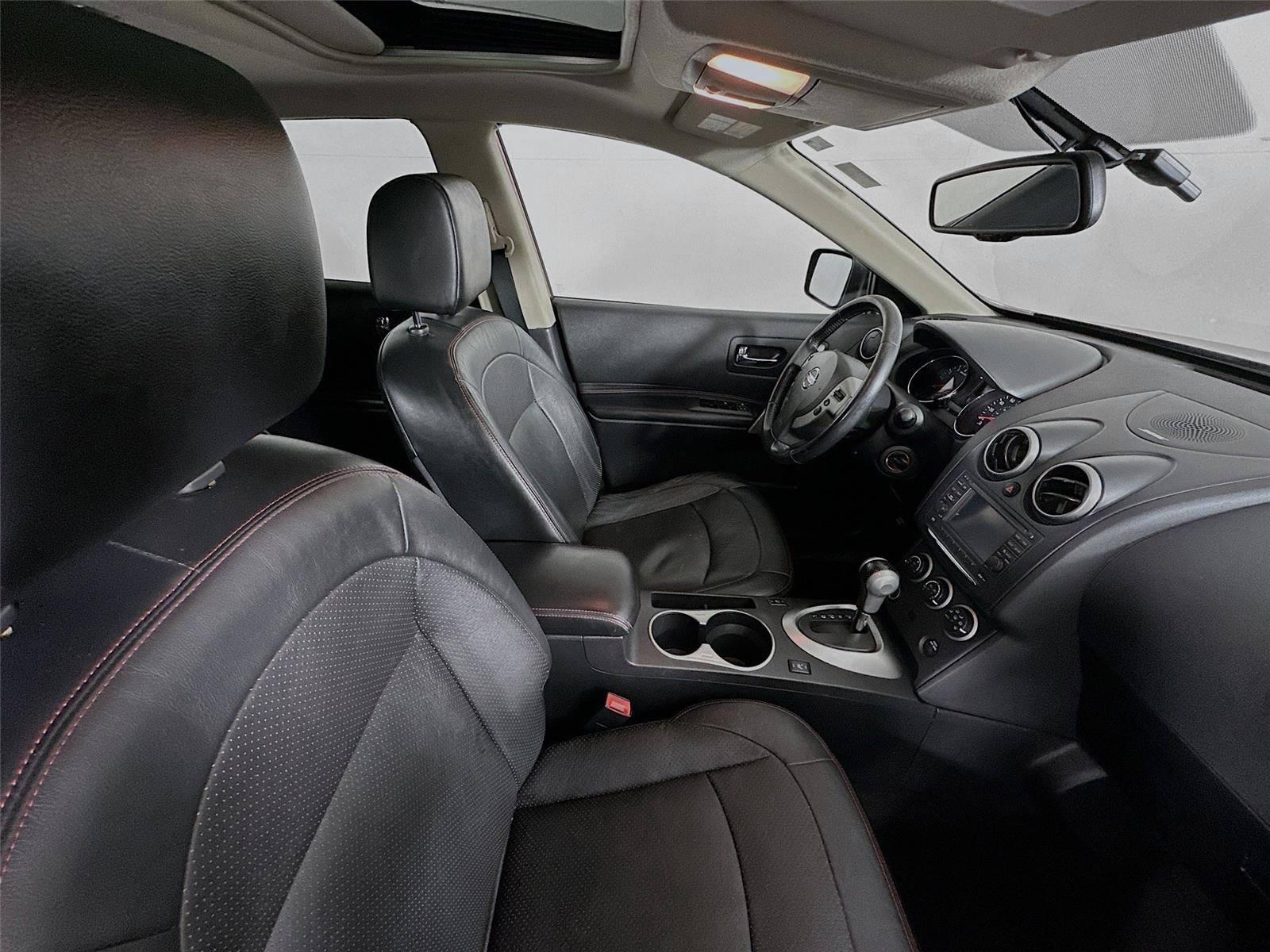 Used 2011 Nissan Rogue SV w/ SL Pkg image 25