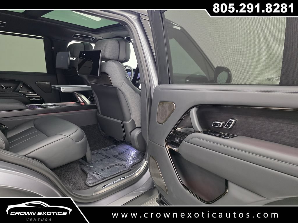 Used 2024 Land Rover Range Rover SV AWD/4WD image 14