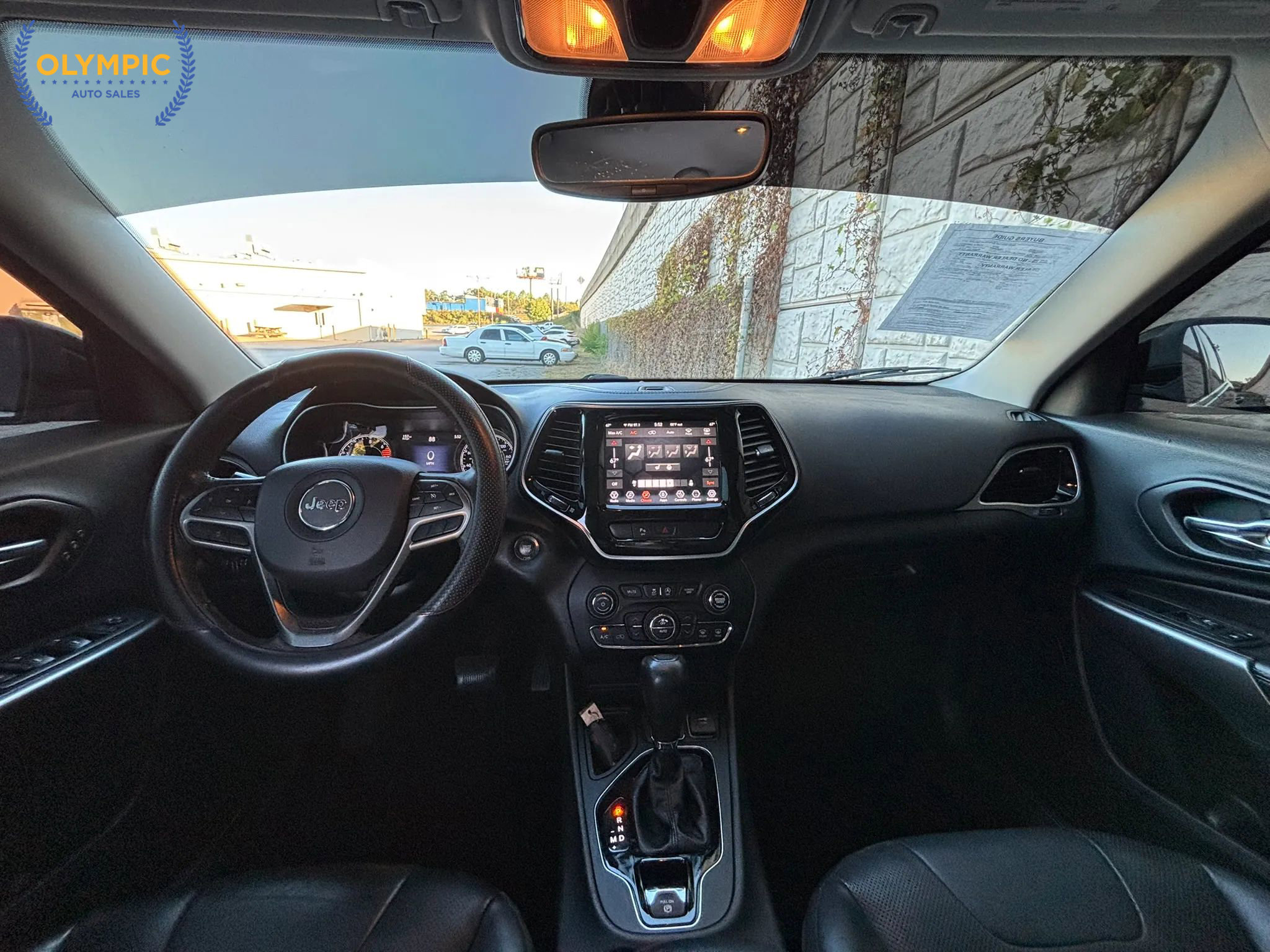 Used 2019 Jeep Cherokee Limited image 18