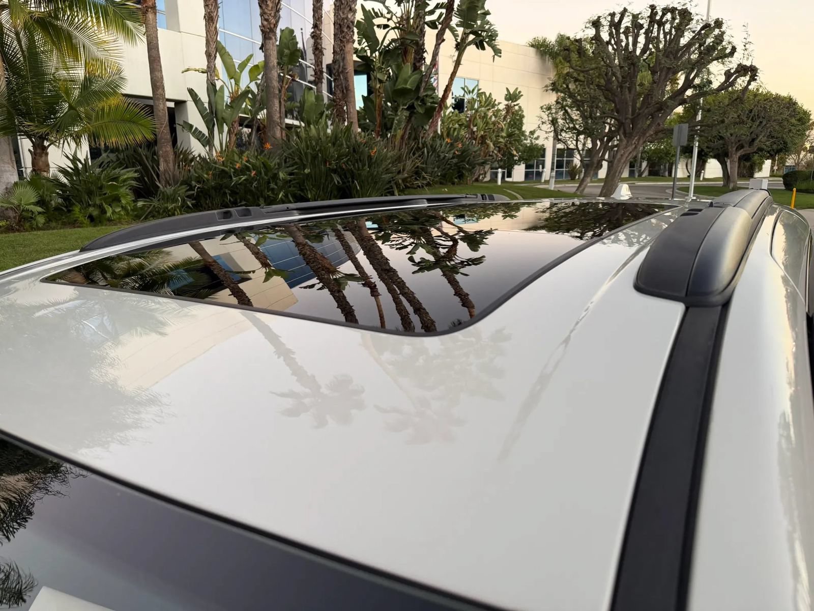 Used 2020 Chrysler Pacifica Limited w/ Advanced Safetytec Group FWD image 39