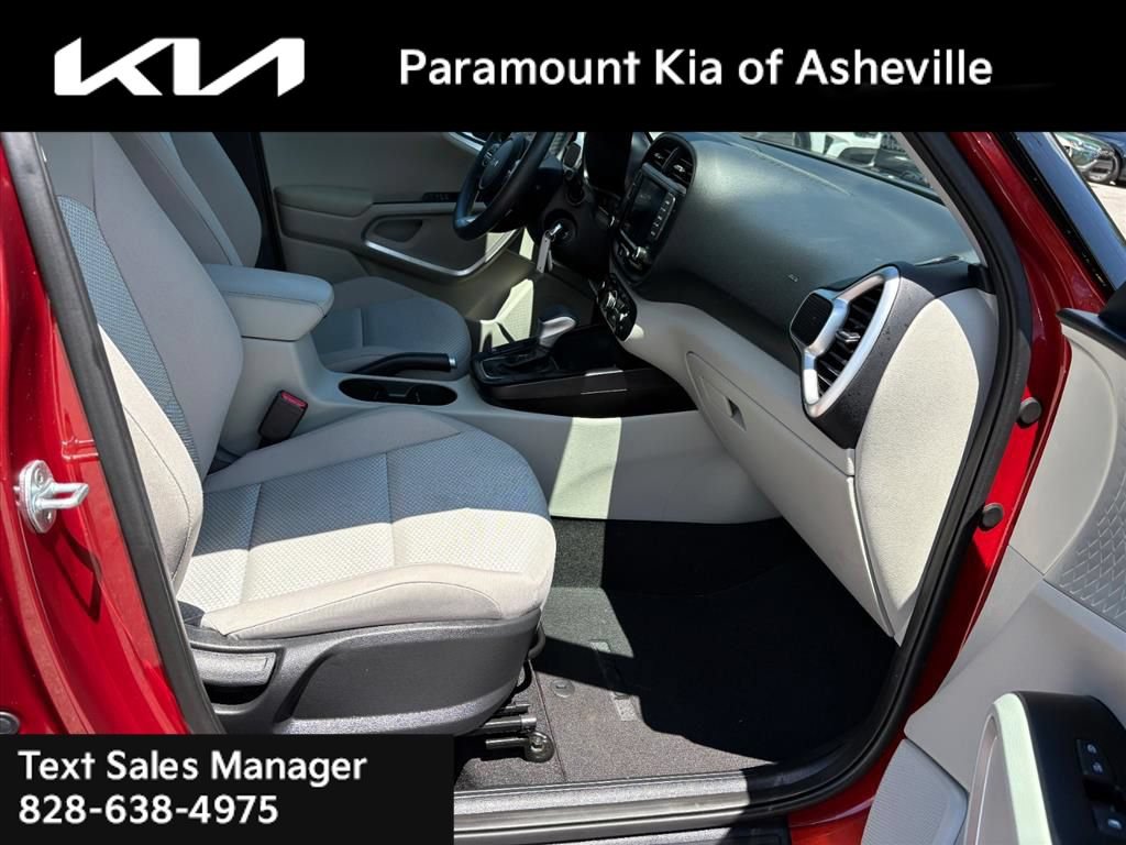 Certified 2023 Kia Soul LX w/ LX Technology Package FWD image 16