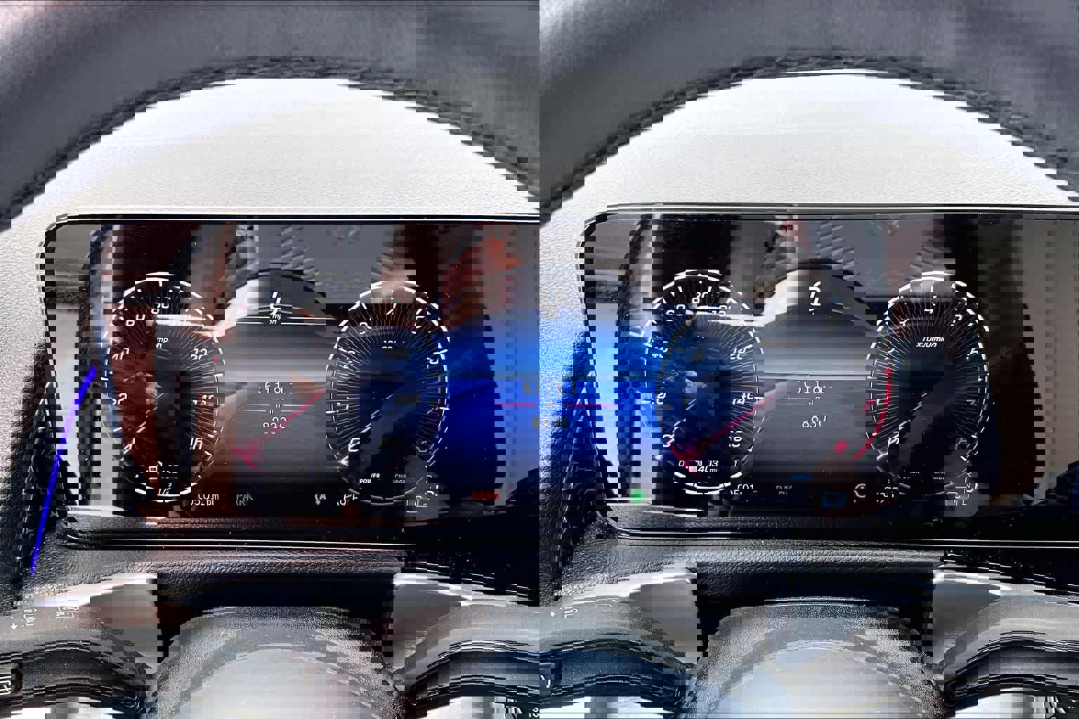 Used 2025 Mercedes-Benz GLB 250 image 25