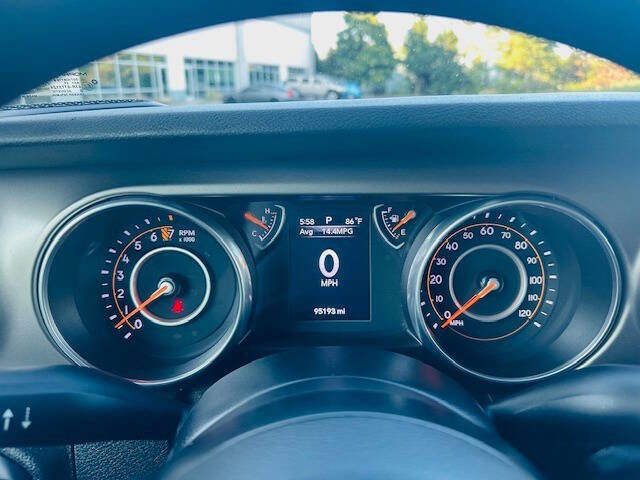 Used 2018 Jeep Wrangler Unlimited Sport image 18