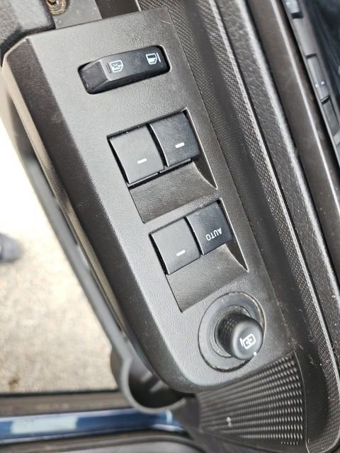 Used 2010 Ford Edge SEL image 30