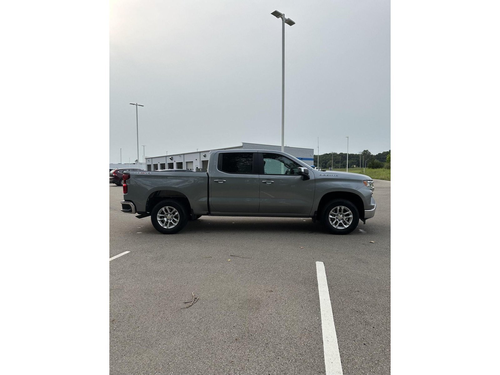 Used 2024 Chevrolet Silverado 1500 LT AWD/4WD image 6