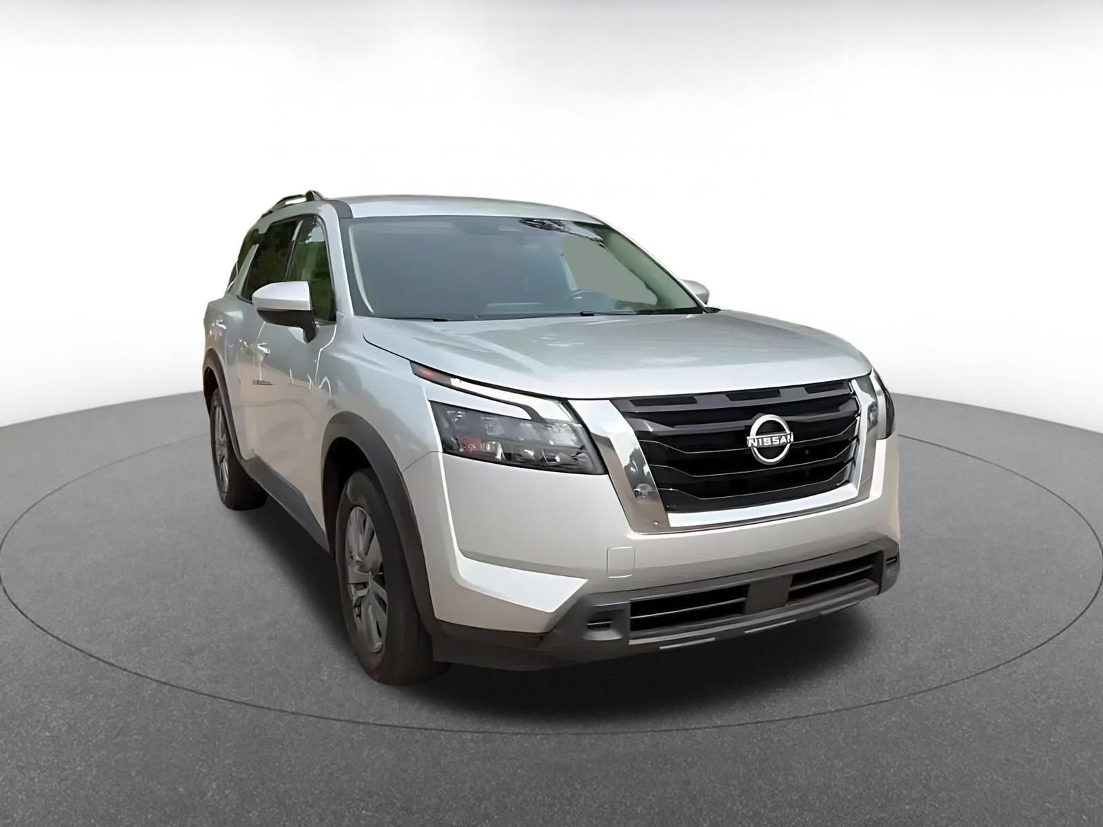 Used 2025 Nissan Pathfinder SV FWD image 3