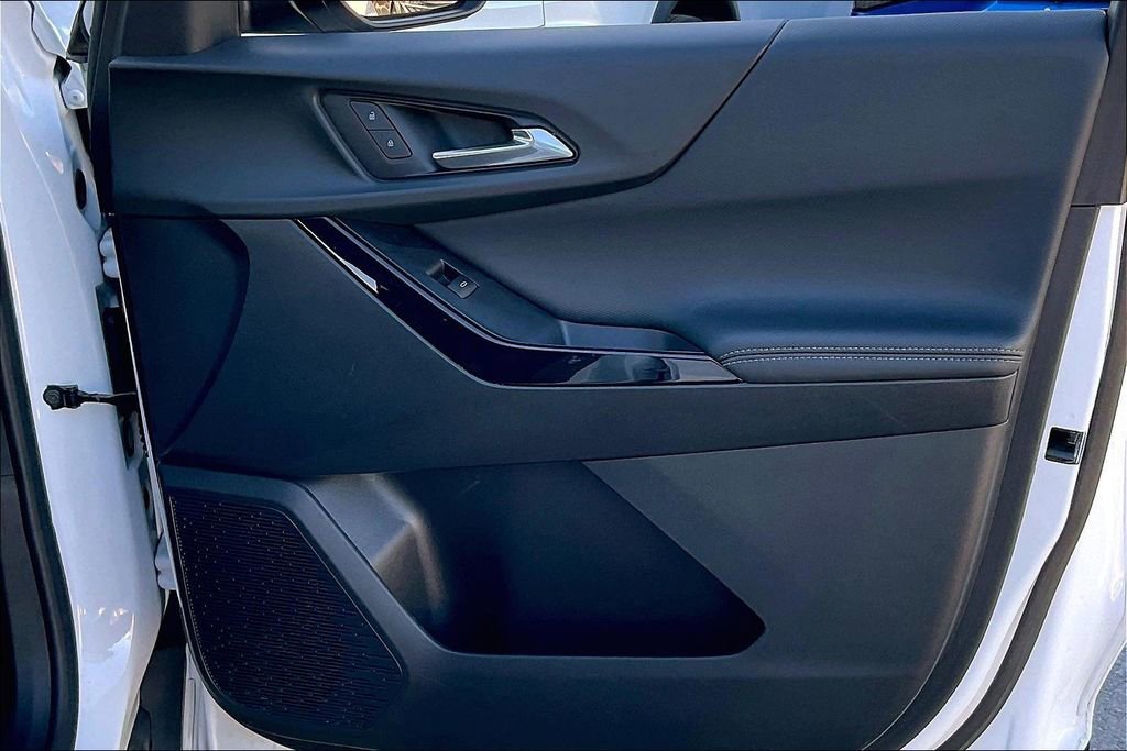 Used 2025 Chevrolet Equinox LT w/ Convenience Package II image 23