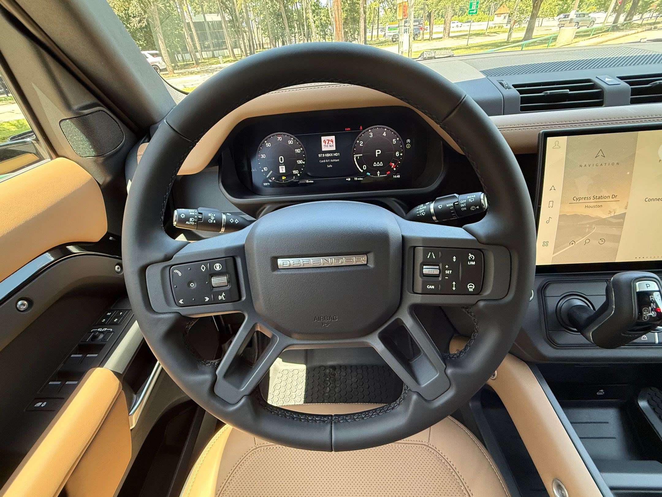 New 2026 Land Rover Defender 110 S AWD/4WD image 4