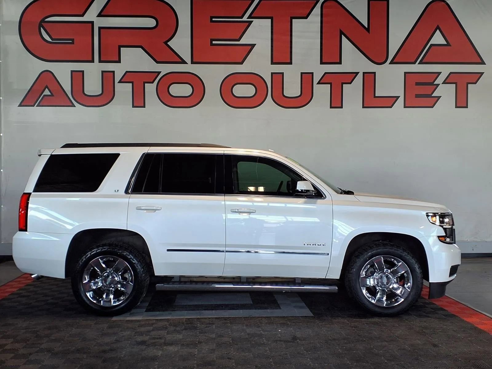 Used 2018 Chevrolet Tahoe LT w/ LT Signature Package AWD/4WD image 1