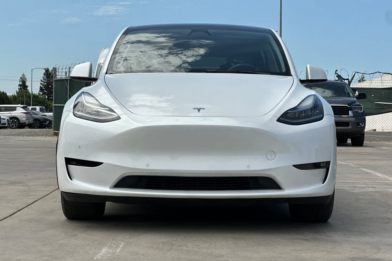 Used 2022 Tesla Model Y Long Range AWD/4WD image 11