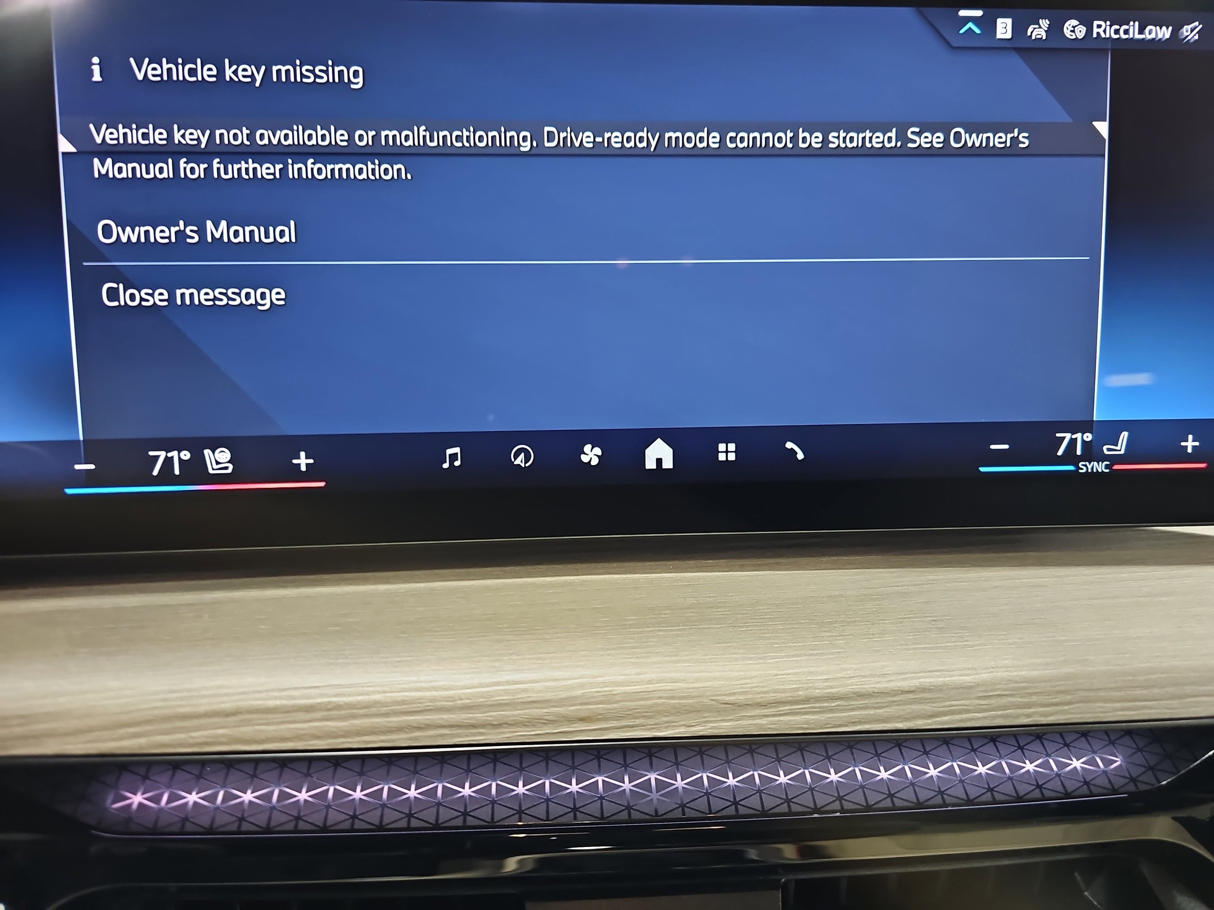 Certified 2025 BMW 330i Sedan w/ Premium Package image 22