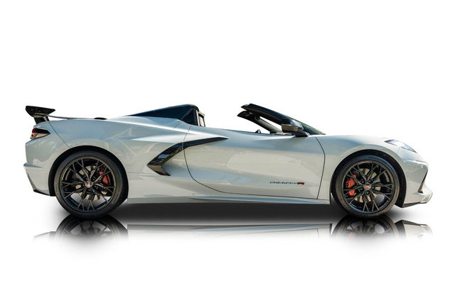 Used 2023 Chevrolet Corvette Stingray Preferred Conv w/ Z51 Performance Package RWD image 2