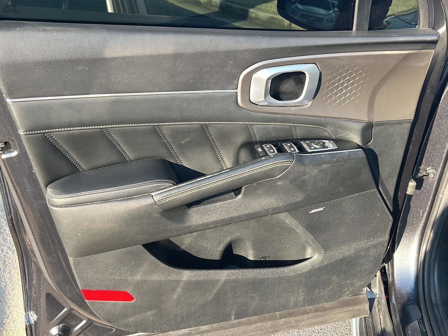 Used 2021 Kia Sorento SX image 16