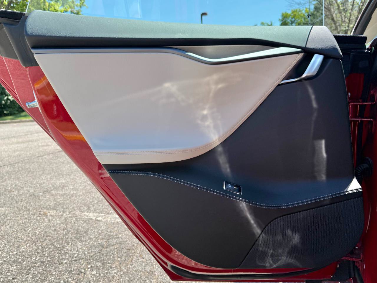 Used 2018 Tesla Model S 100D AWD/4WD image 24