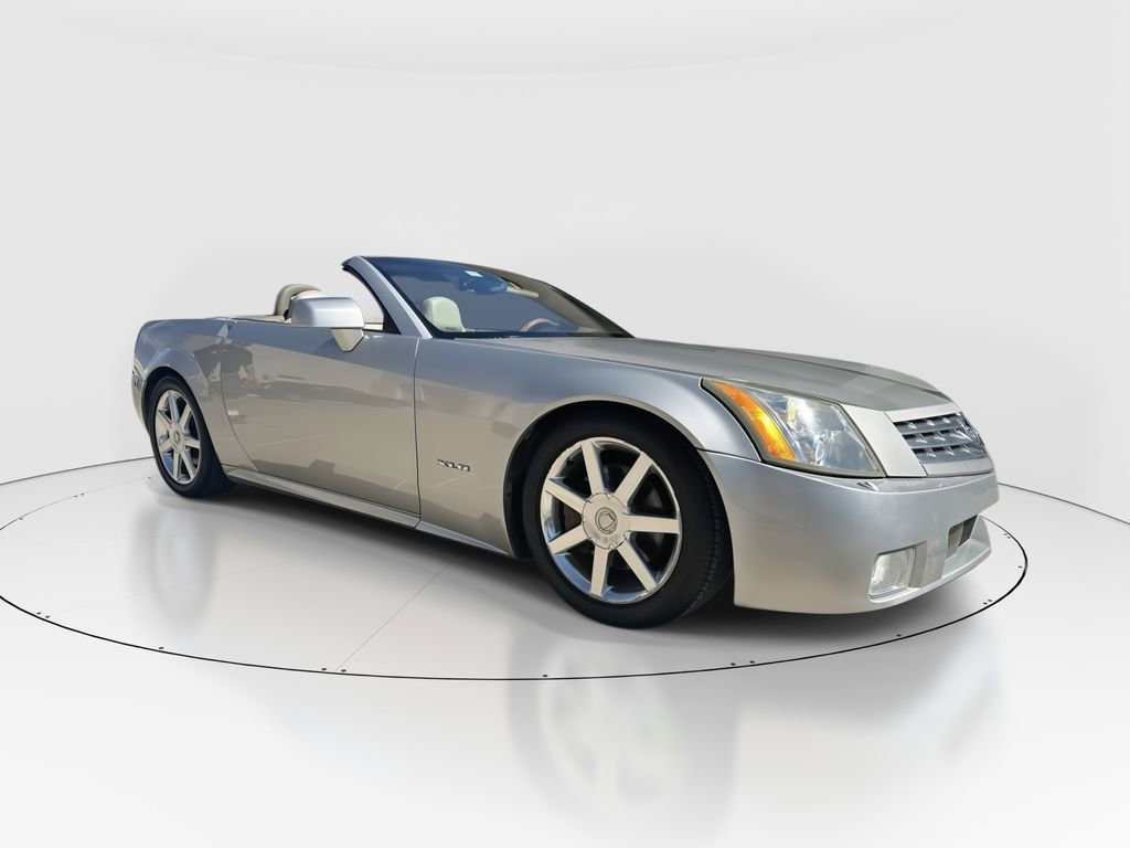 Used 2004 Cadillac XLR image 1