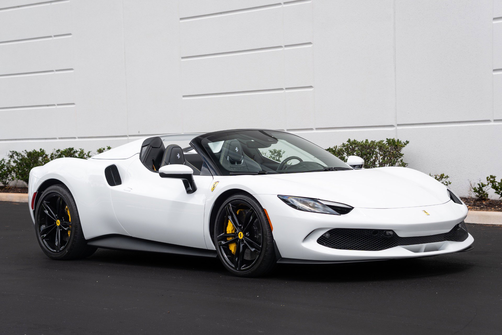 Used 2024 Ferrari 296 GTS RWD image 4