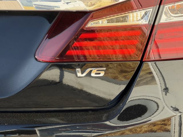 Used 2016 Honda Accord EX-L image 9